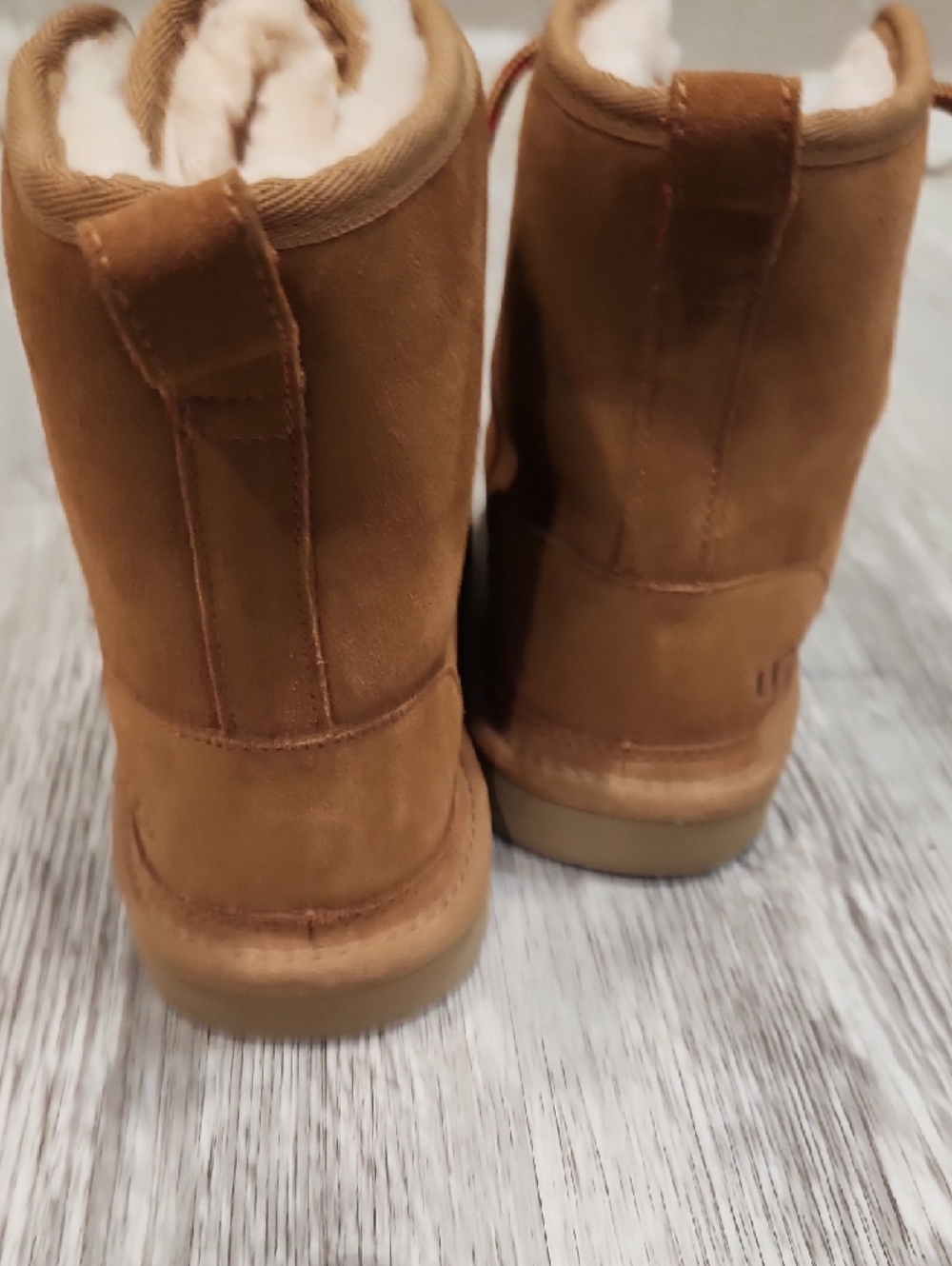 UGG Chestnut Suede Shearling-Lined Lace-Up Men’s Boots - Picture 4 of 7